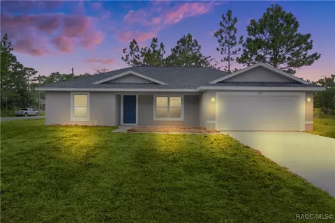 2484 W Pinegrove Dr, Dunnellon, FL 34434