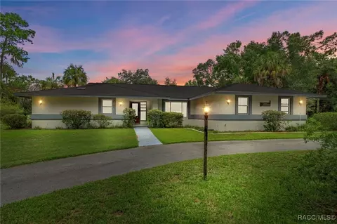 10525 W Edgar Ln, Crystal River, FL 34428