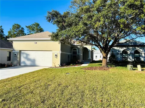 26 Beech St #11, Homosassa, FL 34446
