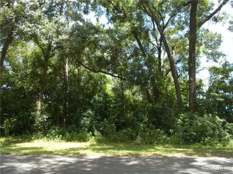 2449 W Fairway Loop, Citrus Springs, FL 34434
