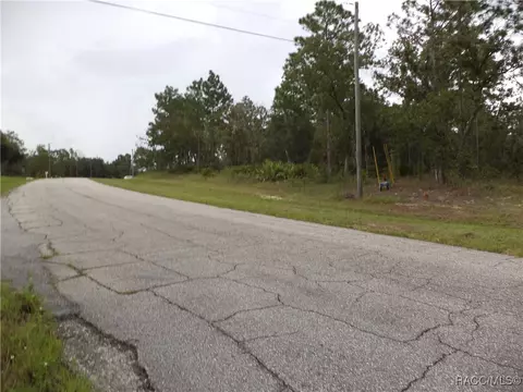 6658 N Bedstrow Blvd, Citrus Springs, FL 34434