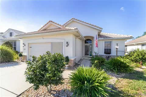 Exterior - 902 W Silver Meadow Loop, Hernando, FL 34442 photo 4 of 13