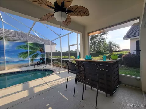Exterior - 902 W Silver Meadow Loop, Hernando, FL 34442 photo 5 of 13