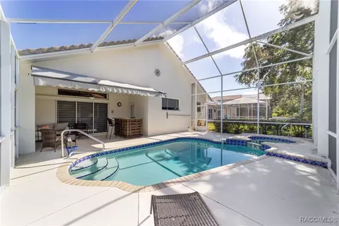 Exterior - 902 W Silver Meadow Loop, Hernando, FL 34442 photo 12 of 13