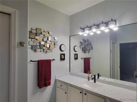 Bath - 902 W Silver Meadow Loop, Hernando, FL 34442 photo 6 of 8