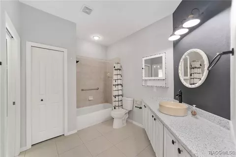 Bath - 902 W Silver Meadow Loop, Hernando, FL 34442 photo 2 of 8