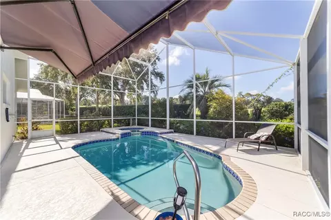 Exterior - 902 W Silver Meadow Loop, Hernando, FL 34442 photo 11 of 13