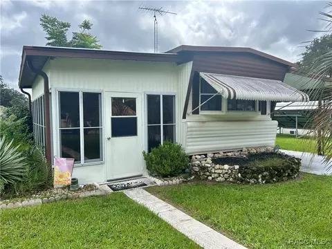 5131 S Castlelake Ave, Floral City, FL 34436