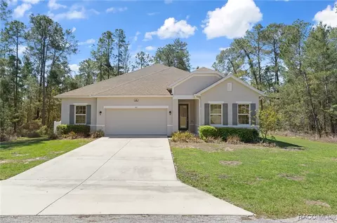 82 Grass St, Homosassa, FL 34446