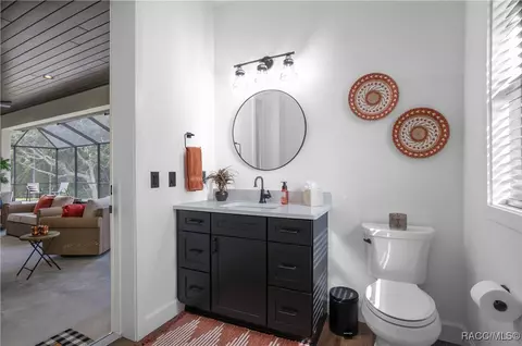 Bath - 667 E Reehill St, Lecanto, FL 34461 photo 5 of 7