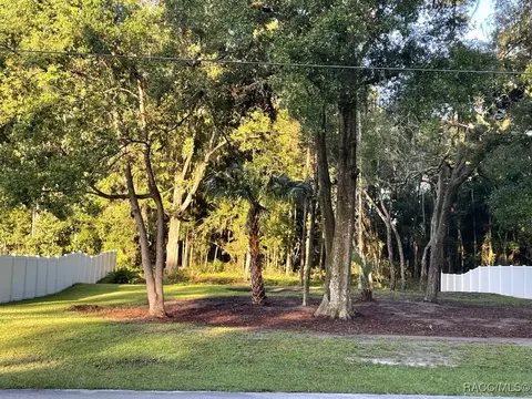 10812 N Airway Loop, Citrus Springs, FL 34434