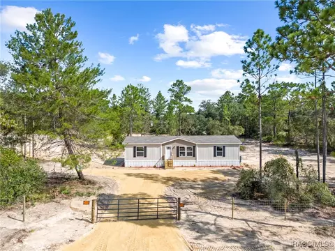 5727 W Mcdowell Ln, Dunnellon, FL 34433