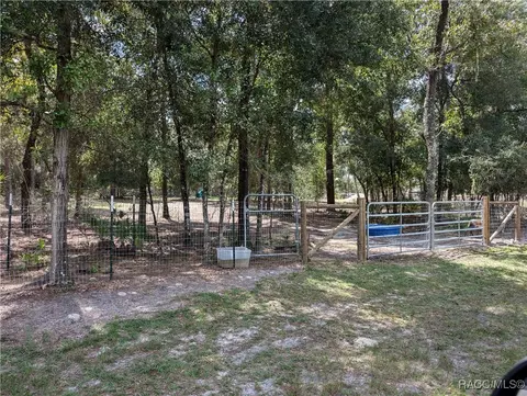 4058 E Camp Izzard Pl, Dunnellon, FL 34434