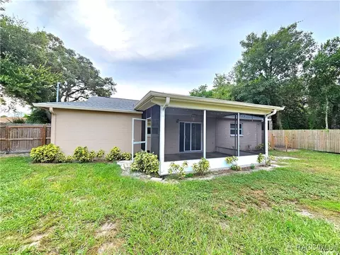 Exterior - 5375 Ashland Dr, Spring Hill, FL 34606 photo 2 of 5