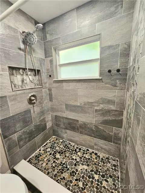 Bath - 5375 Ashland Dr, Spring Hill, FL 34606 photo 3 of 4
