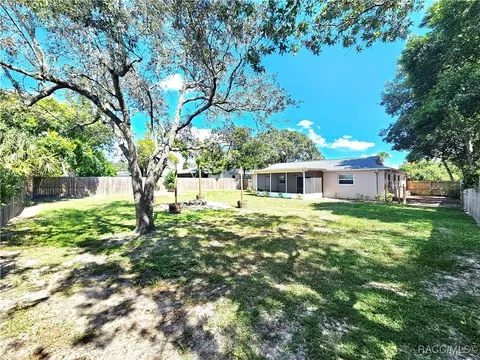 Exterior - 5375 Ashland Dr, Spring Hill, FL 34606 photo 3 of 5