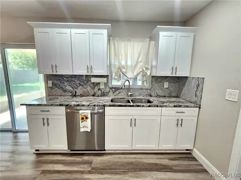 Kitchen - 5375 Ashland Dr, Spring Hill, FL 34606 photo 2 of 3