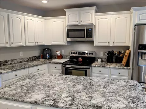 Kitchen - 168 E Hartford St, Hernando, FL 34442 photo 4 of 5