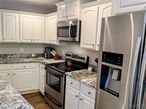 Kitchen - 168 E Hartford St, Hernando, FL 34442 photo 3 of 5