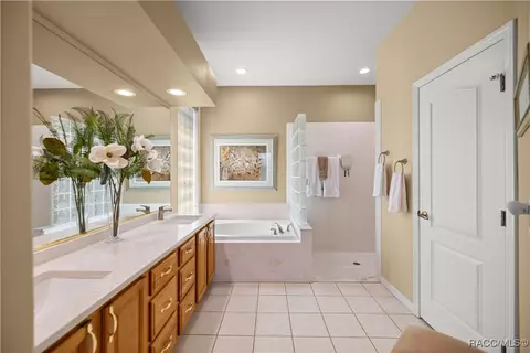 Bath - 1527 N Killebrew Pt, Hernando, FL 34442 photo 1 of 5