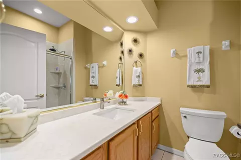 Bath - 1527 N Killebrew Pt, Hernando, FL 34442 photo 4 of 5