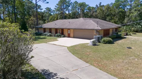10100 W Deepwoods Dr, Crystal River, FL 34428
