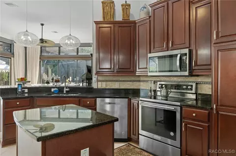Kitchen - 1329 N Bellamy Pt, Hernando, FL 34442 photo 5 of 7