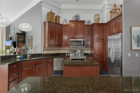 Kitchen - 1329 N Bellamy Pt, Hernando, FL 34442 photo 4 of 7