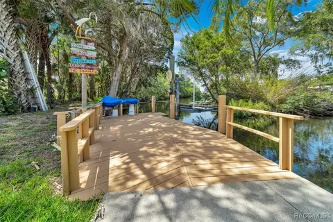 10741 W Pine Bark Ln, Crystal River, FL 34429