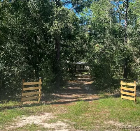 12040 S Rural Ter, Floral City, FL 34436