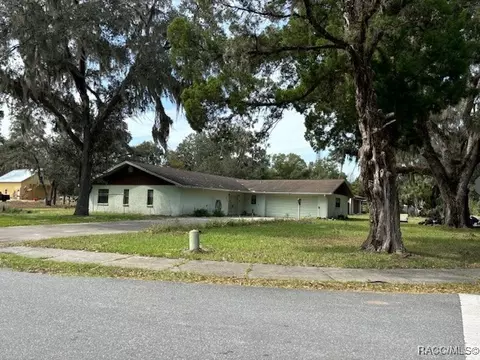 230 NE 11th St, Crystal River, FL 34428