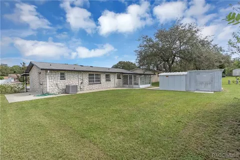 Exterior - 4 Daniel Ct, Beverly Hills, FL 34465 photo 3 of 4