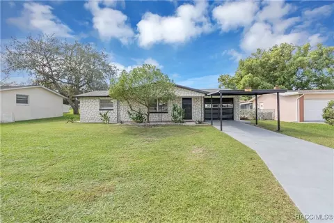 4 Daniel Ct, Beverly Hills, FL 34465