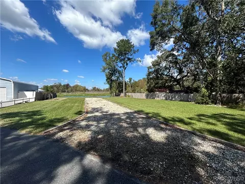 8421 E Muir Pl, Inverness, FL 34450