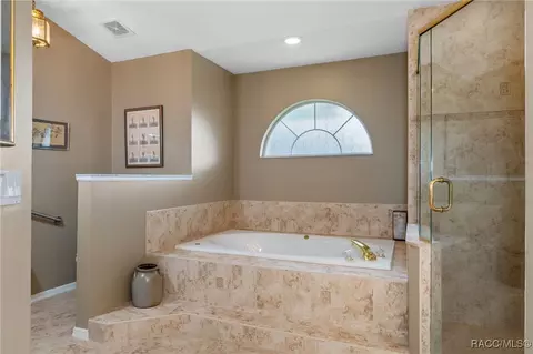 Bath - 409 E Dakota Ct, Hernando, FL 34442 photo 2 of 7