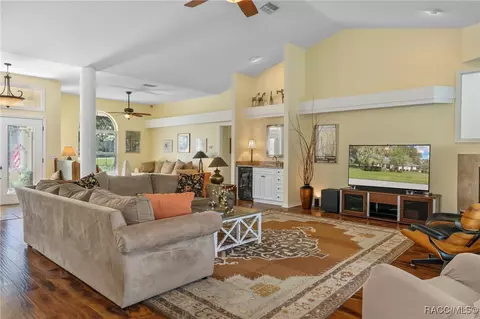 Living - 409 E Dakota Ct, Hernando, FL 34442 photo 3 of 5