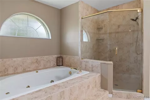Bath - 409 E Dakota Ct, Hernando, FL 34442 photo 3 of 7