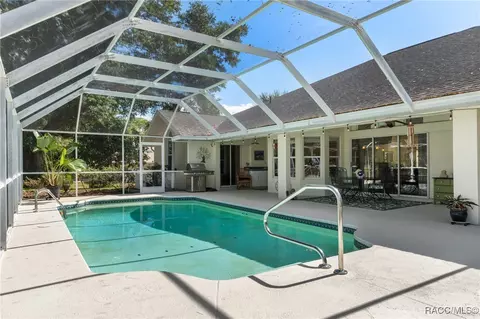 Exterior - 409 E Dakota Ct, Hernando, FL 34442 photo 10 of 21