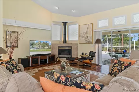 Living - 409 E Dakota Ct, Hernando, FL 34442 photo 2 of 5