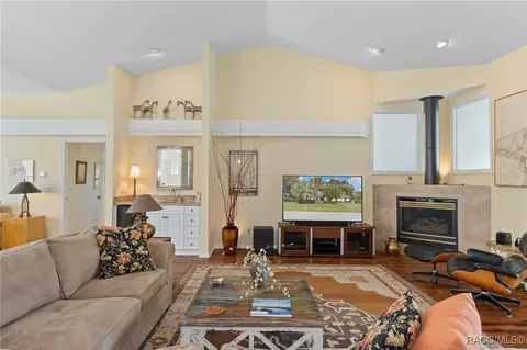 Living - 409 E Dakota Ct, Hernando, FL 34442 photo 4 of 5