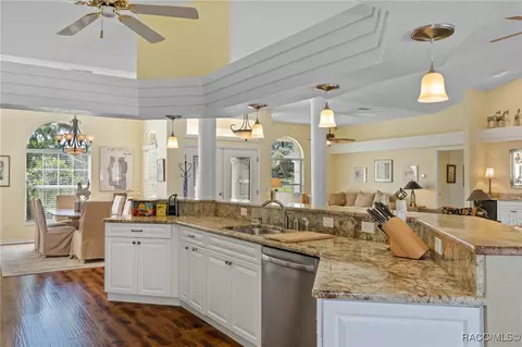 Kitchen - 409 E Dakota Ct, Hernando, FL 34442 photo 3 of 5