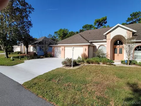18 Mayflower Ct S, Homosassa, FL 34446