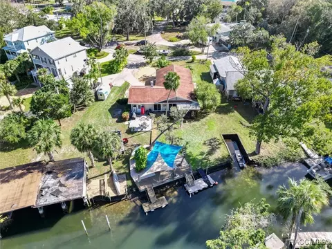 1622 SE 2nd Ct, Crystal River, FL 34429