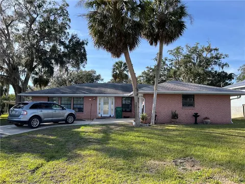 3830 N Seminole Pt, Crystal River, FL 34428