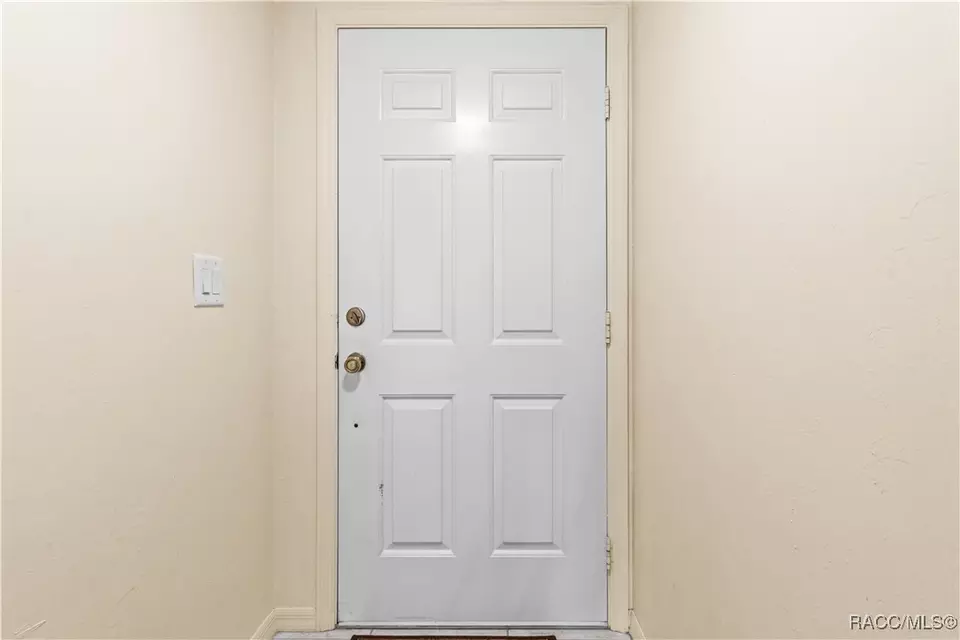 Entry Way - 600 E Gilchrist Ct #2A, Hernando, FL 34442 photo 1 of 2