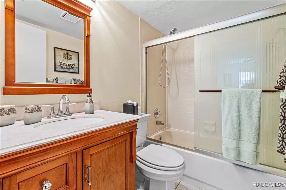 Bath - 600 E Gilchrist Ct #2A, Hernando, FL 34442 photo 3 of 4