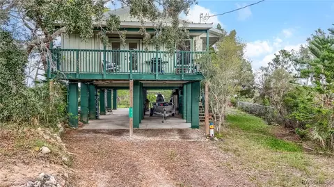 581 N Lake Cir, Crystal River, FL 34429