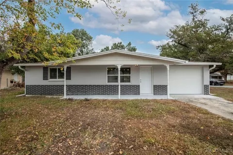 27 W Lemon St, Beverly Hills, FL 34465
