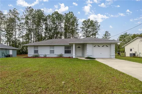 2716 W Edison Pl, Dunnellon, FL 34433