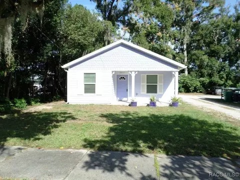 20717 Walnut St, Dunnellon, FL 34431